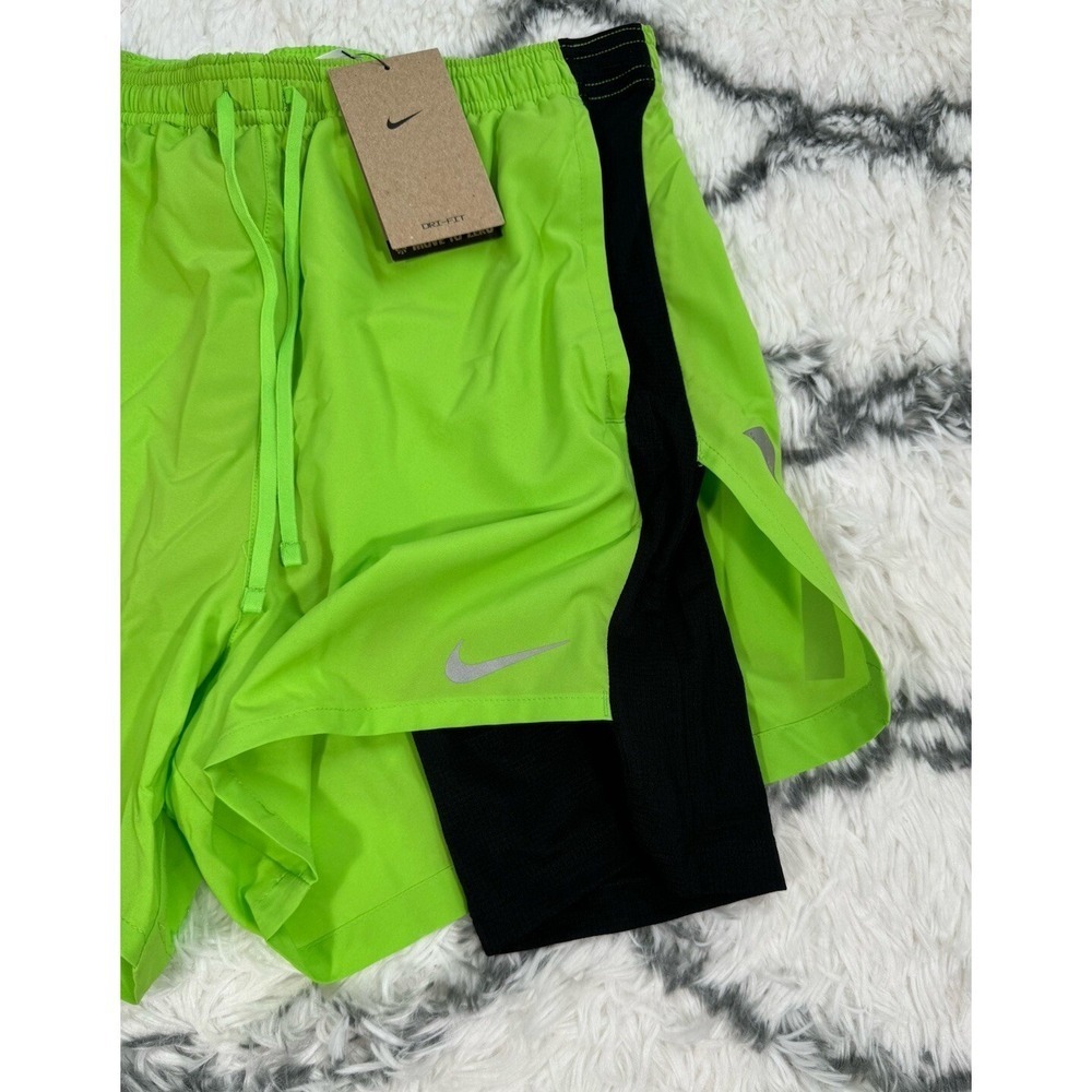 NIKE Dri-Fit Run Division Stride 8" Shorts Green Men's Sz M *NEW* DX0841-313 $75 - Picture 7 of 10